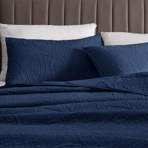 3-Piece Oversized Medallion Quilt Set - Clara Collection