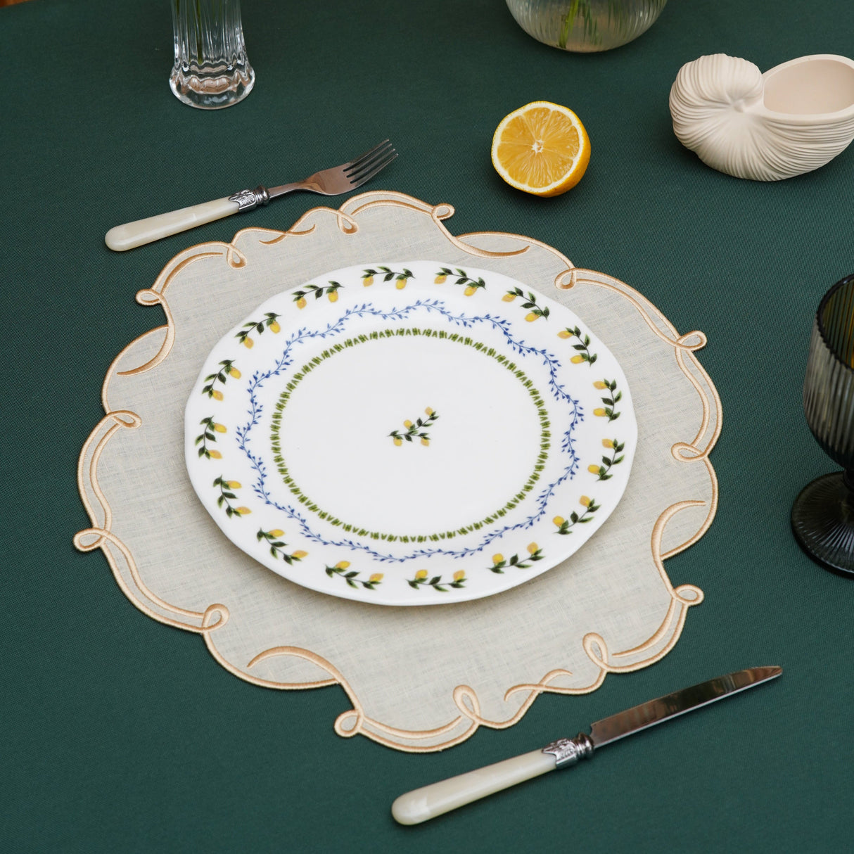 Celestia Linen Ivory Gold Trim Square Placemats