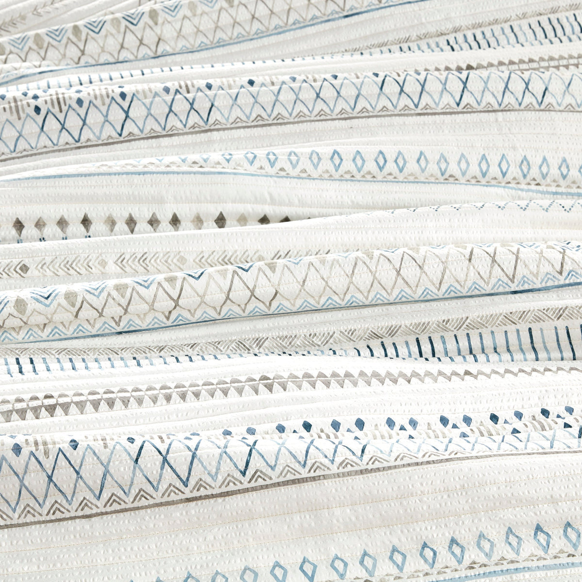 JLA Seersucker Quilt Set with Antimicrobial Finish - view 11