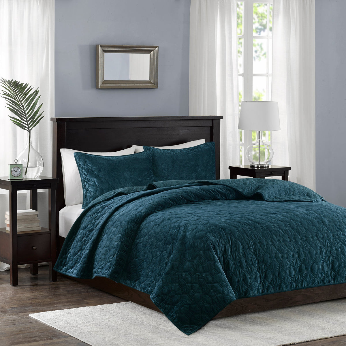 JLA Teal Velvet Quilt Set for King/Cal King with Geometric Quilting