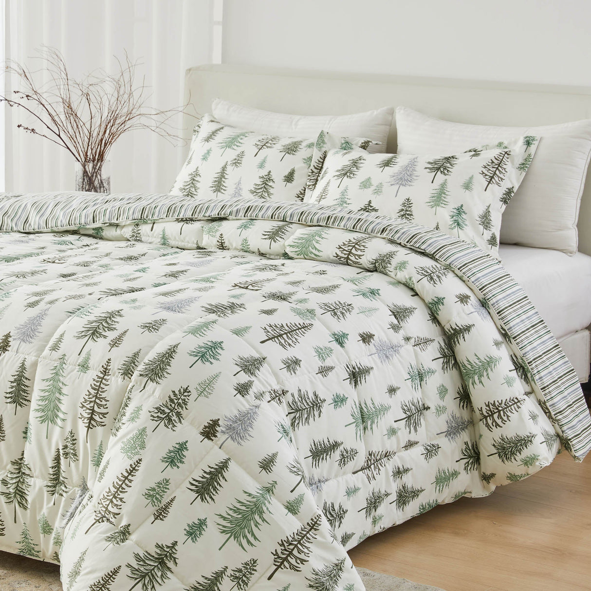 Reversible Christmas Comforter and Sham Set - Holiday Lodge Odette Collection