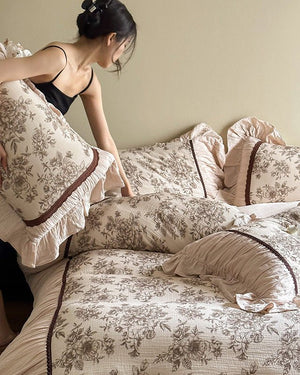 Lillian Retro Floral Ruffle Bedding Set