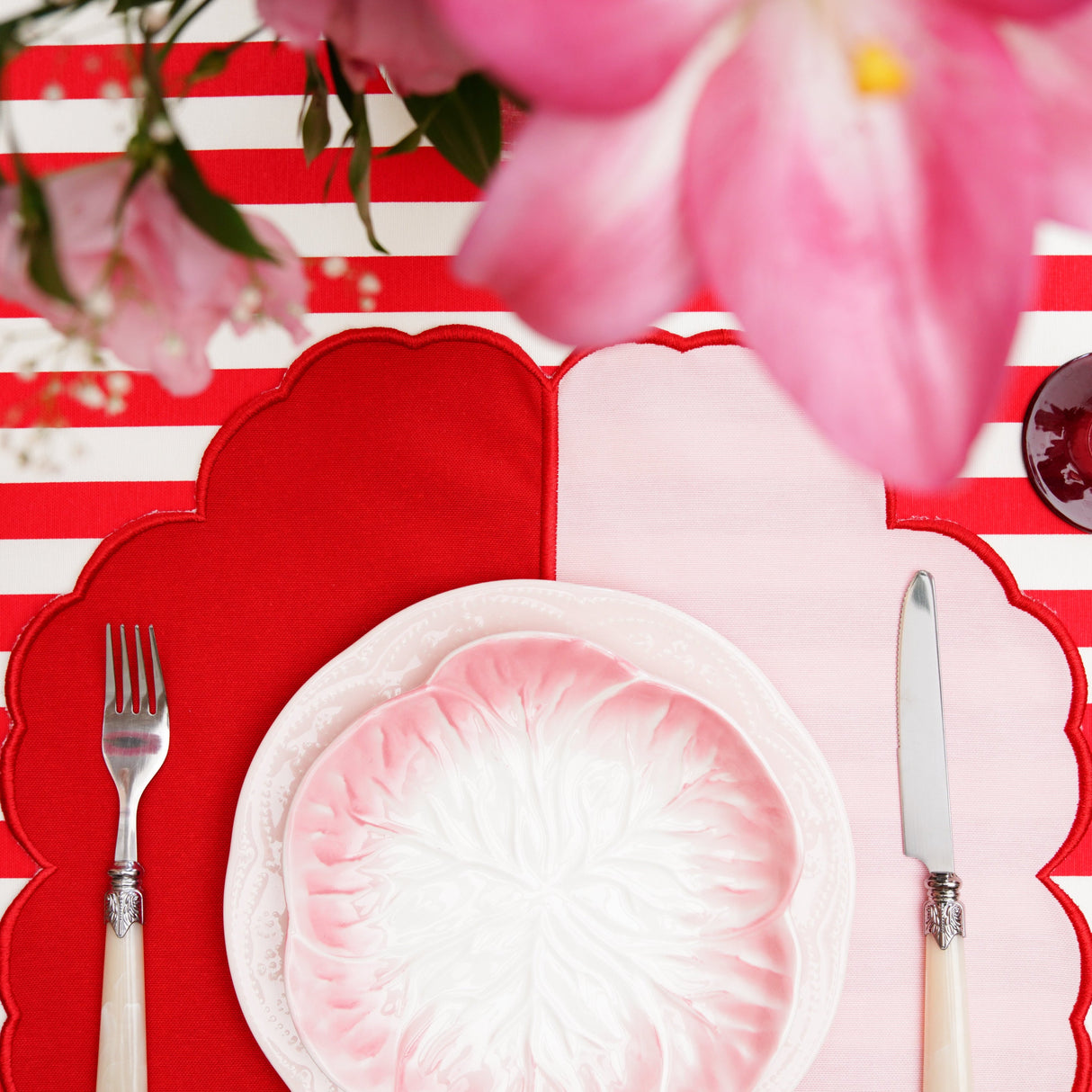 Duality Pink Red Scalloped Fabric Placemat