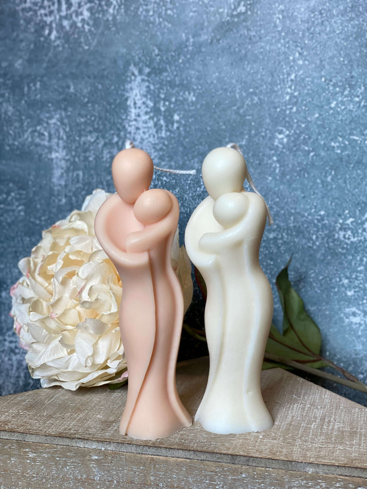 Mother's Hug Candle - Handcrafted Soy Wax Sculpture for a Cozy Home Ambiance