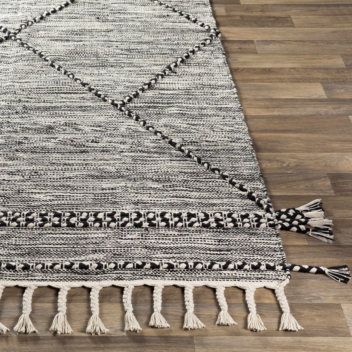 Neal Black/Cream Trellis Cotton Rug with Tassels - Clearance