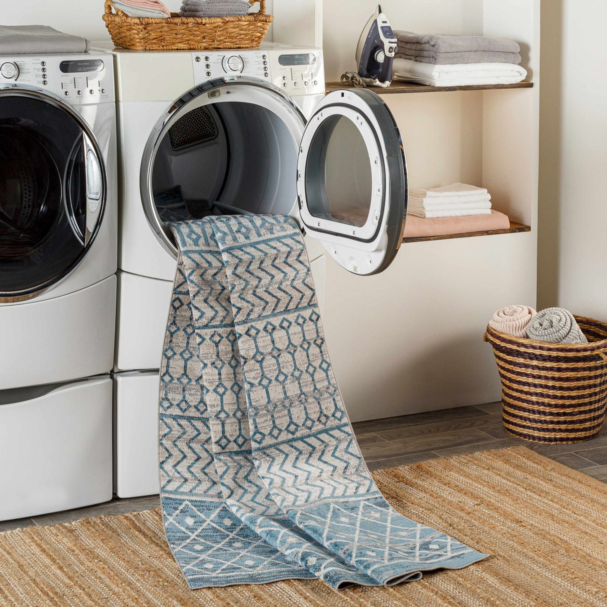 Pinamopoan Washable Area Rug - Clearance
