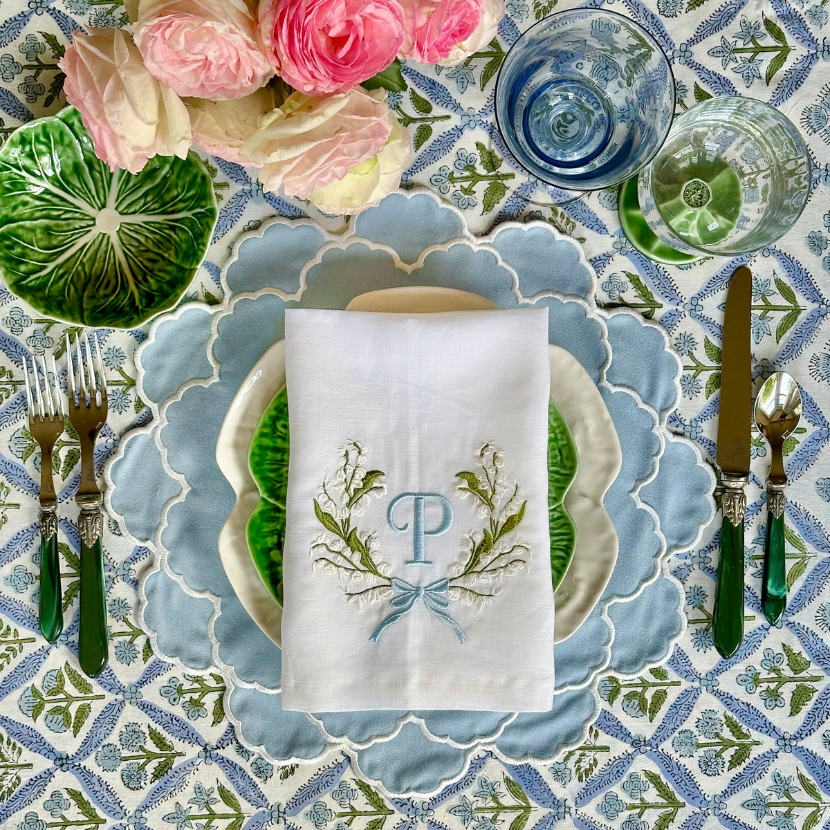 pnrdecor CRESSIDA SCALLOPED BLUE FABRIC PLACEMAT (Set Of 4)