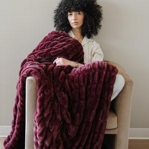 Saranoni DOUBLE RUCHED FAUX FUR THROW BLANKETS - view 9