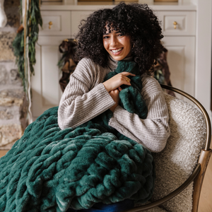Saranoni DOUBLE RUCHED FAUX FUR THROW BLANKETS - view 21