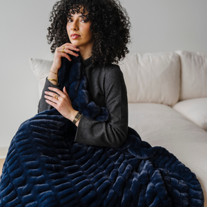 Saranoni DOUBLE RUCHED FAUX FUR THROW BLANKETS - view 26