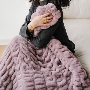 Saranoni DOUBLE RUCHED FAUX FUR THROW BLANKETS - view 29