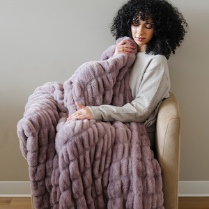 Saranoni DOUBLE RUCHED FAUX FUR THROW BLANKETS - view 31