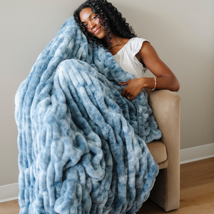 Saranoni DOUBLE RUCHED FAUX FUR THROW BLANKETS - view 39