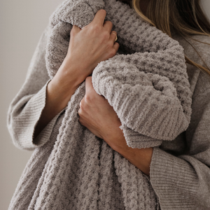 Waffle Knit XL Throw Blankets | Saranoni