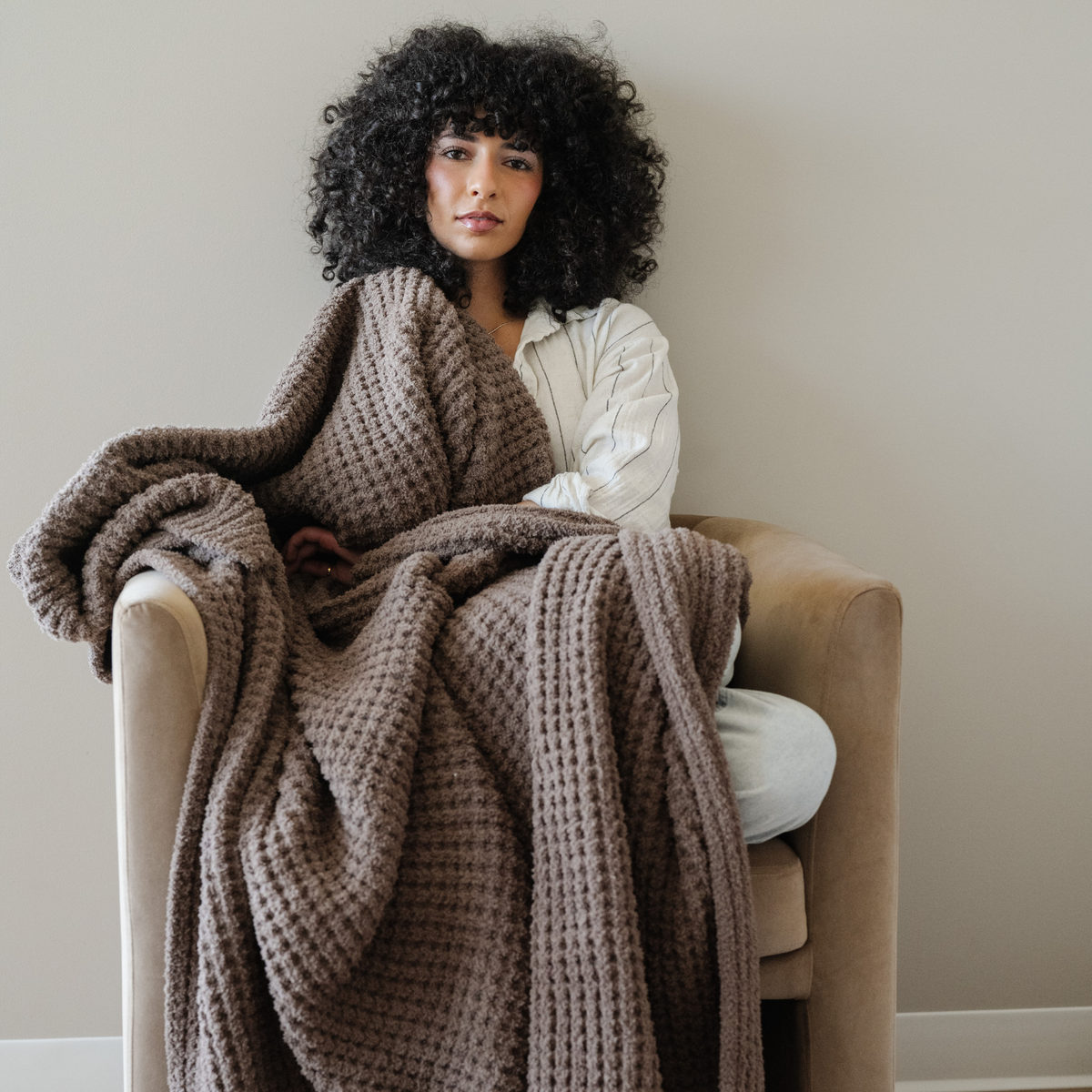Waffle Knit XL Throw Blankets - Chestnut | Saranoni