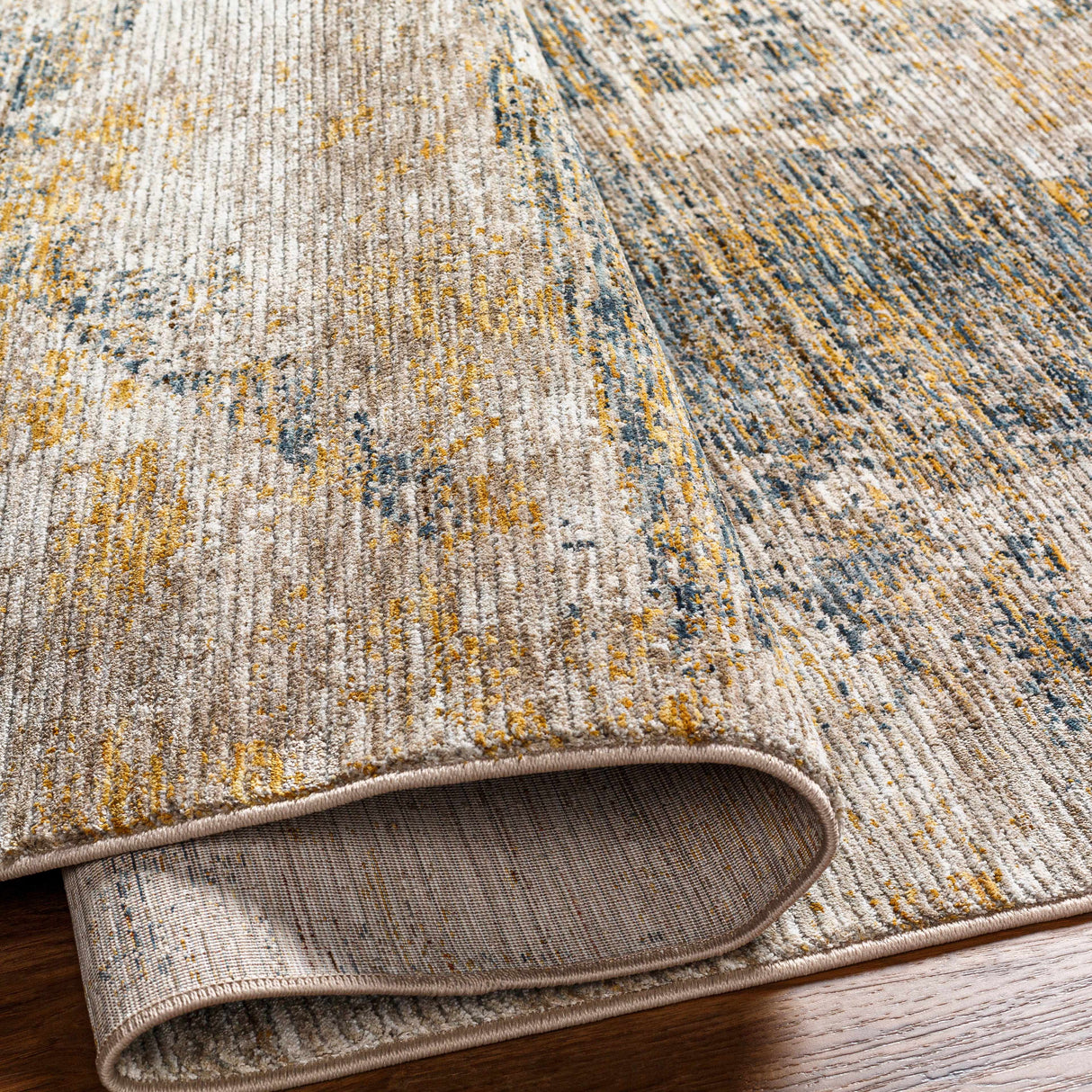Cadao Rich Textured Traditional Rug