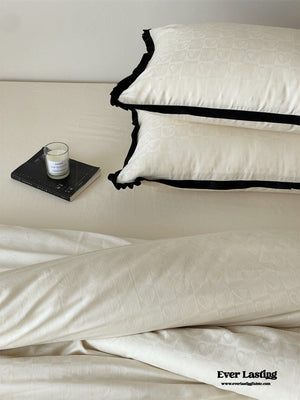 Silky Luxury Heart Textured Bedding Set / Cream