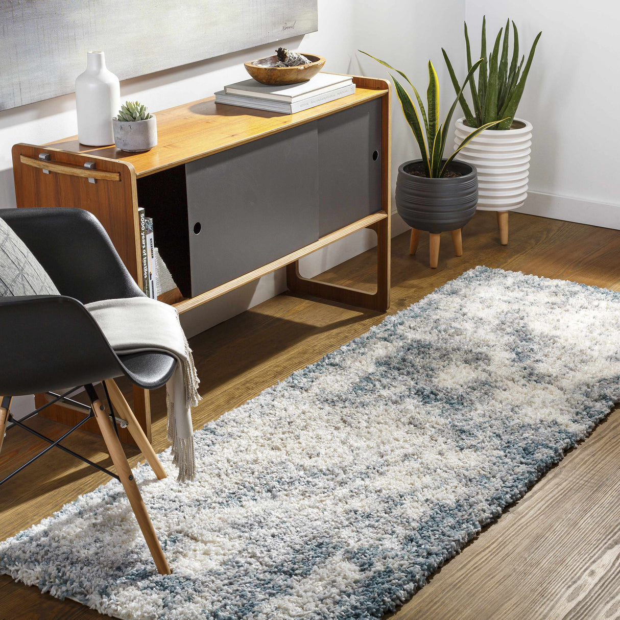 Tagas Abstract Gray Plush Rug